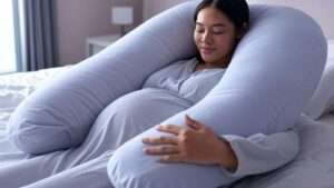 how to sleep with a pregnancy pillow